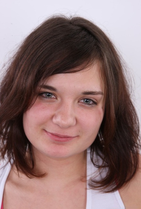 pausbäckiges Gesicht nacktheit akt fotos