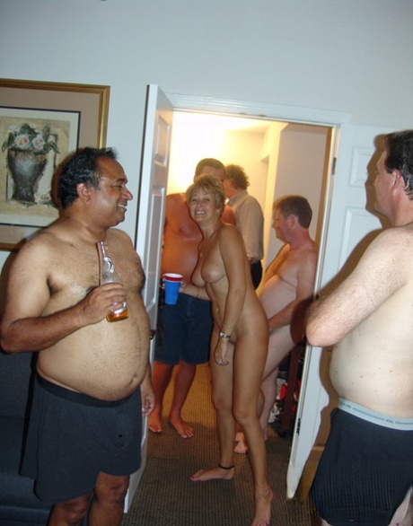 beautiful mature sexy nudes photo