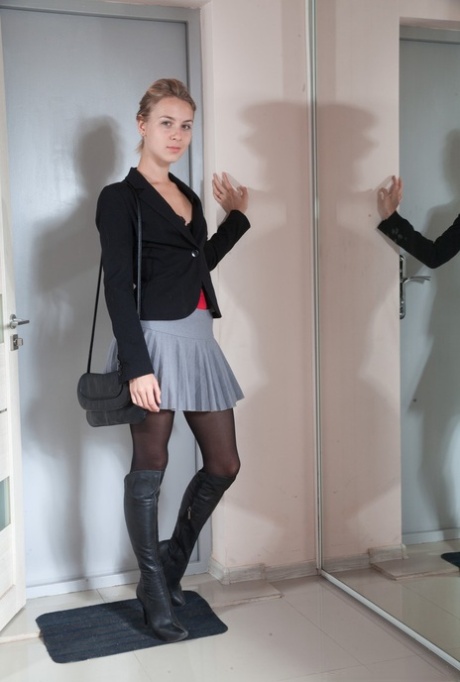 teen mirror beautiful xxx images
