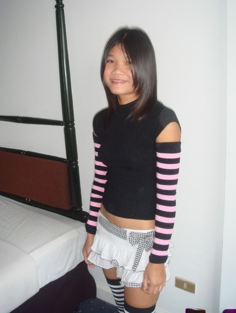 clothed teen hot nude pics