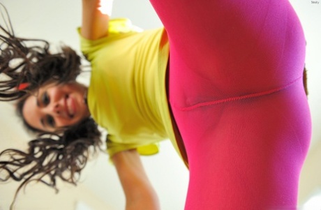 pantaloni da yoga distesi adulto hd fotografie