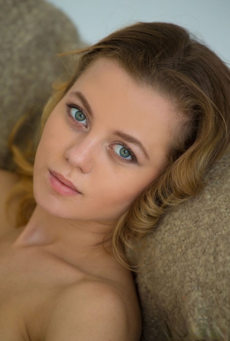 roztomilý obličej nahá pornografie obrázek