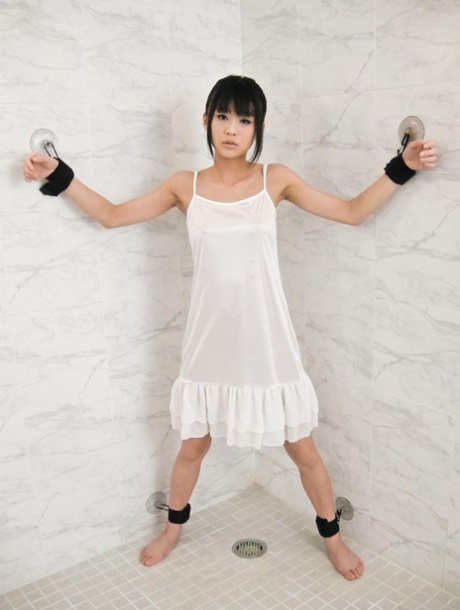 アジア人BDSM セクシーヌード 画像