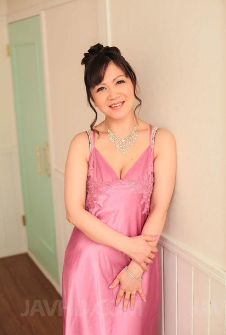 アジア人熟女 ホットセクシー 写真
