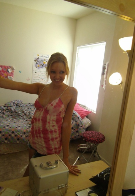 blonde amateur mooi erotisch afbeeldingen