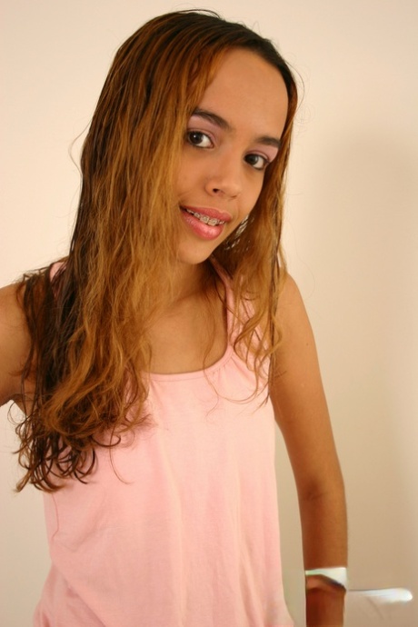 latina delgada sexo de alta calidad foto