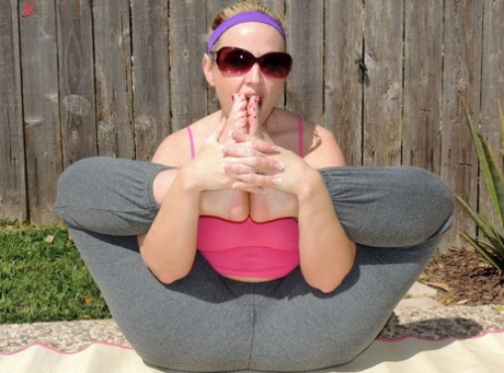 pantalones de yoga regordetes erótico hd imágenes