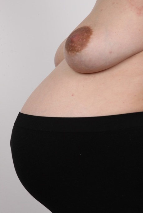 pregnant teen naked image