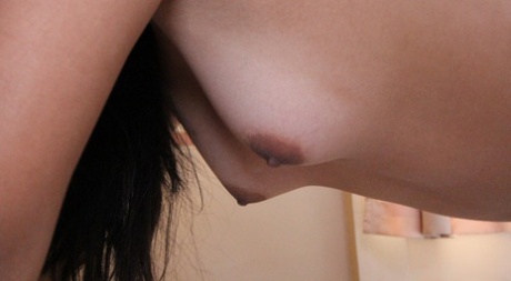 ぽっちゃりアジア人ティーン セクシーヌード 写真