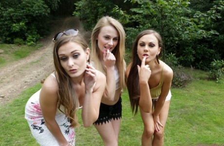 CFNM teenager hd sexy img
