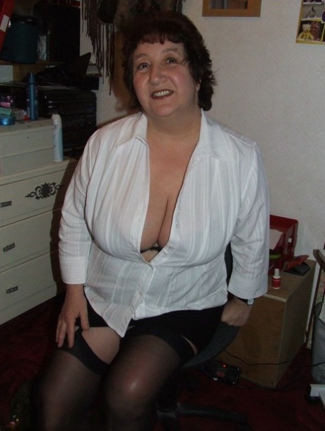 mormor naturliga bröst naket sex bild