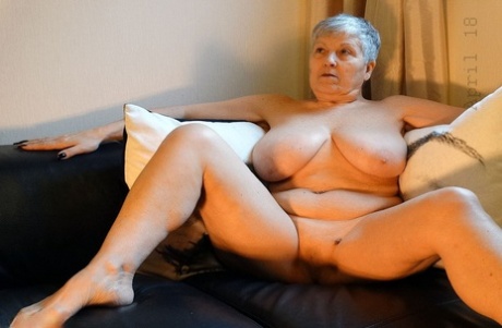 shaved granny xxx pic