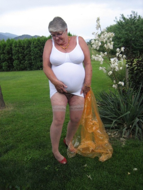 ssbbw babička nahá exkluzivní galerie