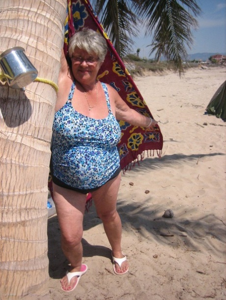 ssbbw oma hd naakt foto's