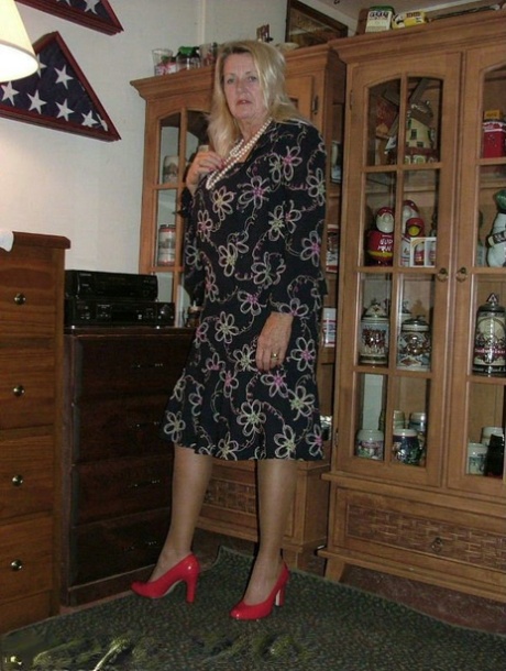 křivky velká prsa nahá pornografie galerie