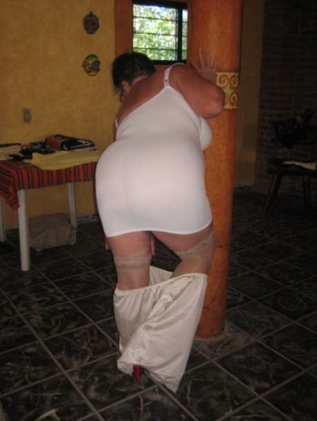 vovó se despindo perfeito imagem