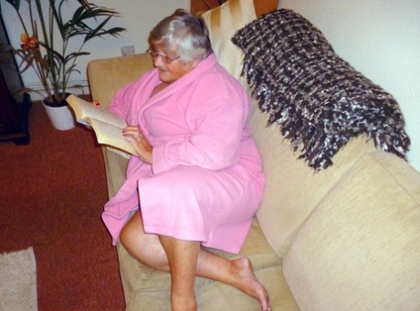 ssbbw granny free nude photos