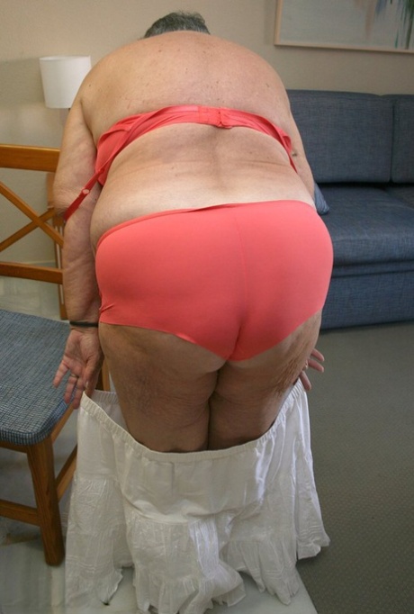 gros seins huilés hd parfaite des photos