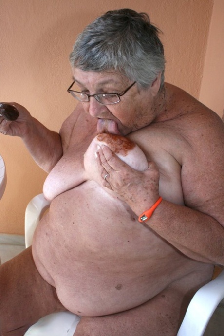 capezzoli della nonna caldo pornografico collezione