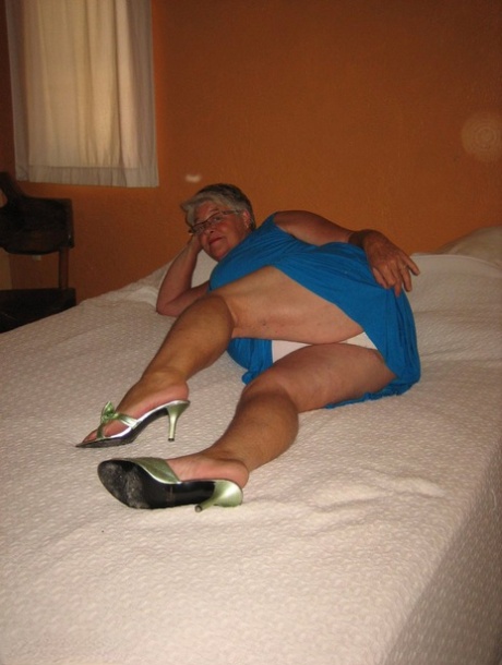 gambe della nonna nudo xxx galleria