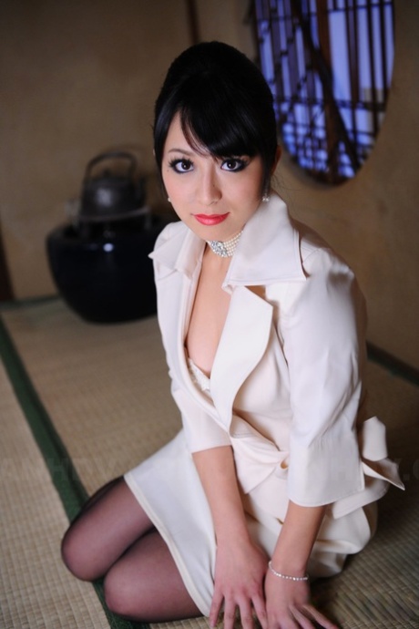 Nana Kunimi erotic model pics