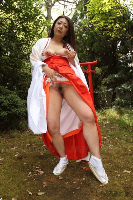 japanese milf sex photo