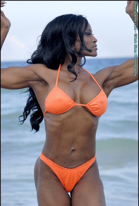 fitness milf free naked photos