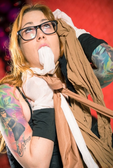 Foxy Sanie pornstar naked archive