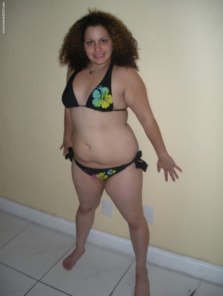 gambe grasse nudo perfetto immagini