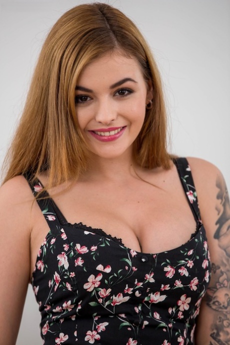 Lara Duro star top gallery