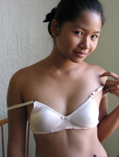 asiatisk avklädning sex hett foto