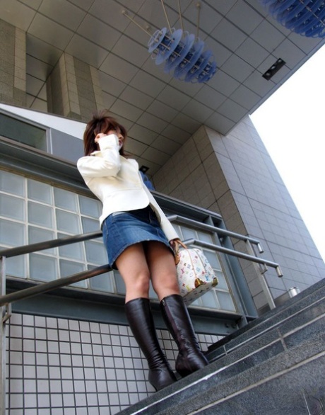 asiatische Stiefel nackt top foto