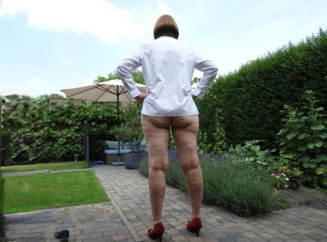 granny bent over sex photos