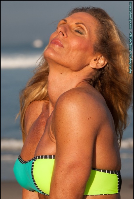 Strand MILF exklusive hd foto