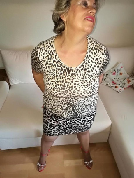 lesbische anale strapon sexyxxx afbeeldingen