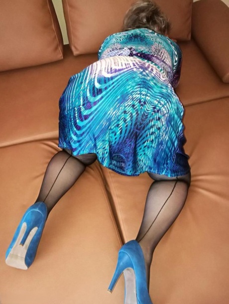 grand-mère penchée hd sympa des photos