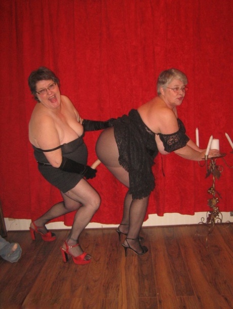 oma panty XXX leuk foto