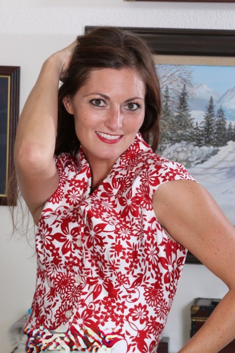 Vivian Smith naked pornstar galleries