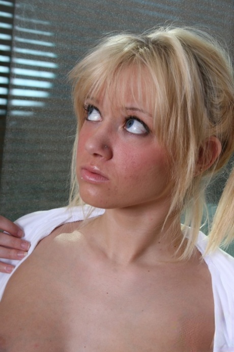 Ditzi Dani star porn pic