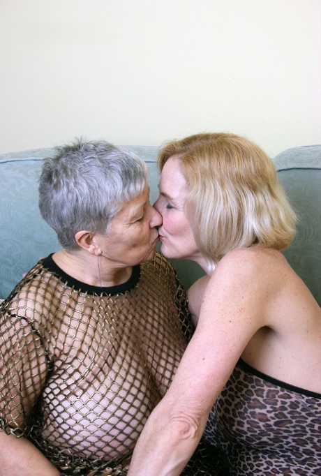 Oma küssen hd porno galerien