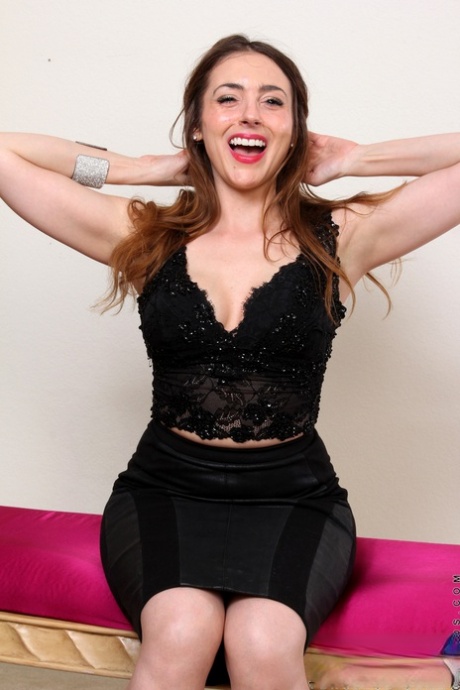 Veronica Shaw porn model img