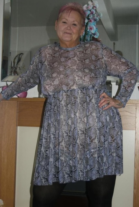 wrinkled granny porno picture