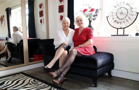 british granny free nude img