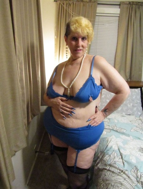 おばあちゃん痴女 美しい 写真