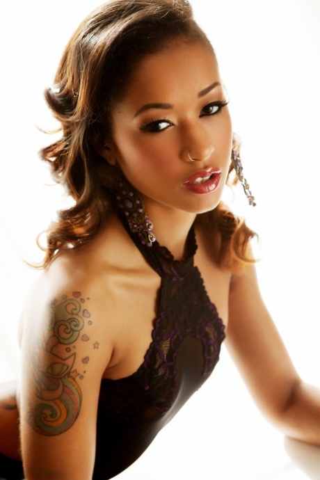 Skin Diamond art model photos