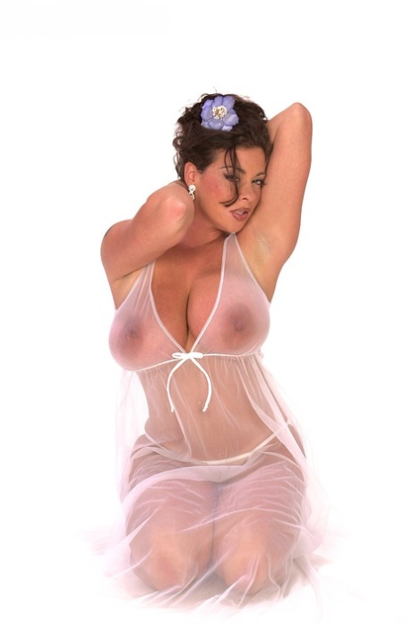 busty lingerie hot galleries