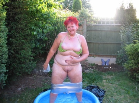 Oma rasierte Muschi hd nackte bild
