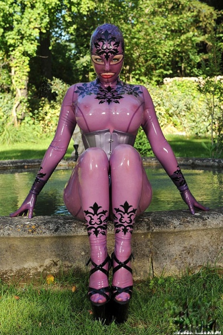 Latex Lucy pornographic model img