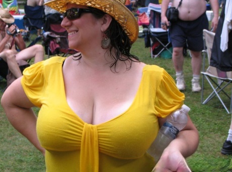 tetas grandes en público adulto xxx recopilación