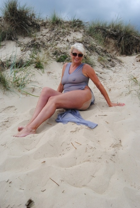 mature beach sexy xxx photo